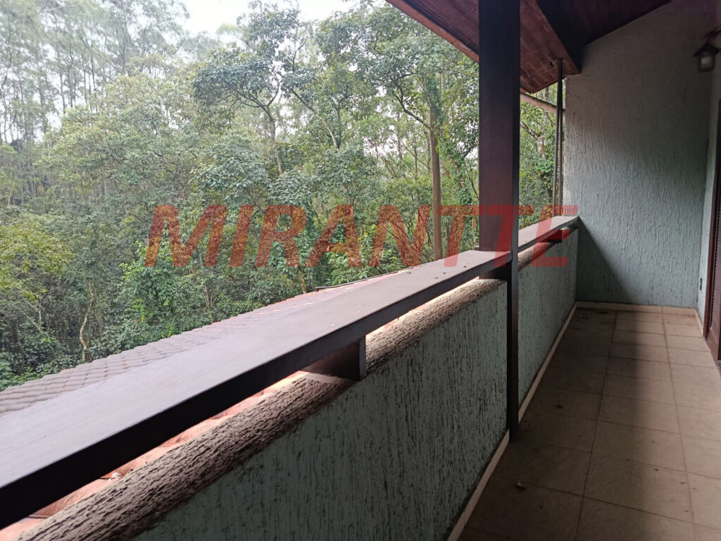 Cond. fechado de 346m² com 4 quartos em Roseira