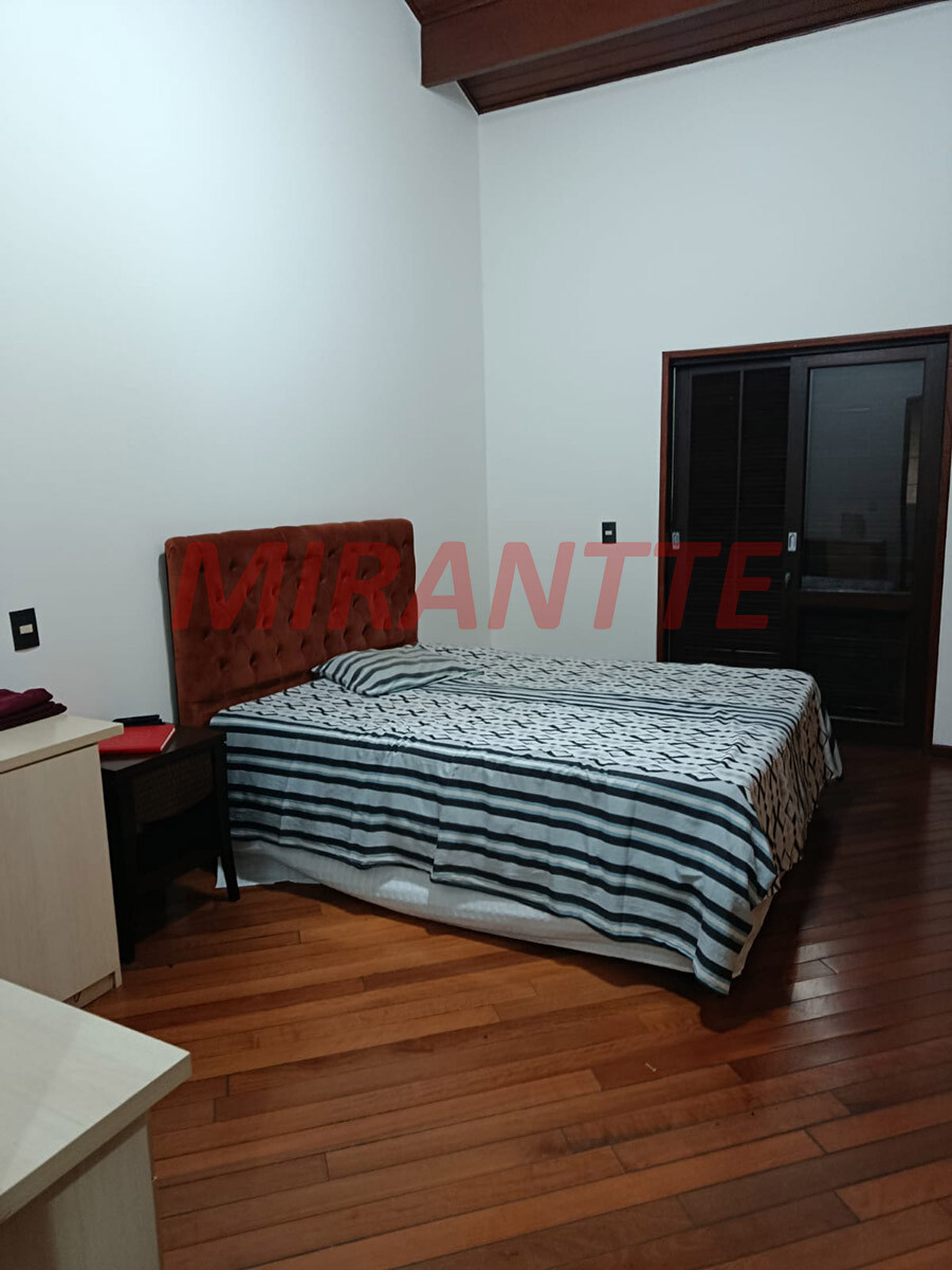 Cond. fechado de 346m² com 4 quartos em Roseira