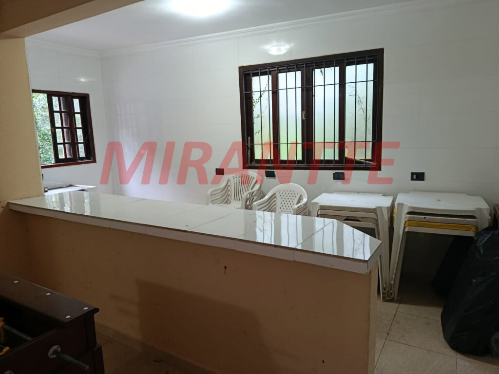 Cond. fechado de 346m² com 4 quartos em Roseira