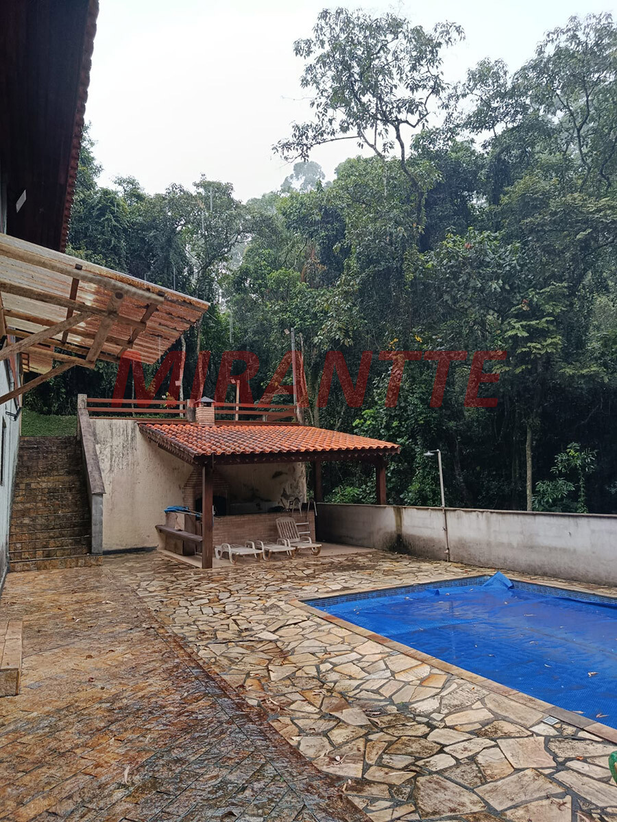 Cond. fechado de 346m² com 4 quartos em Roseira
