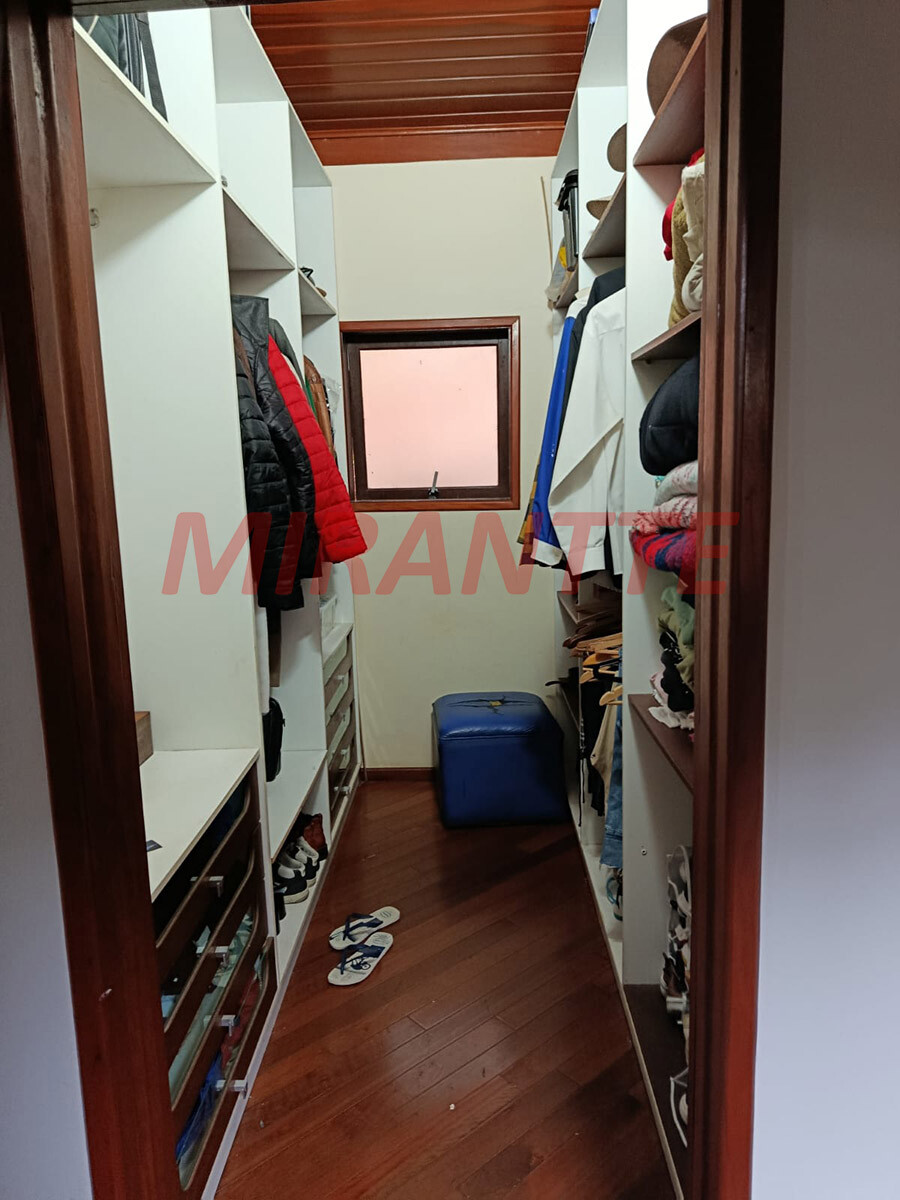 Cond. fechado de 346m² com 4 quartos em Roseira