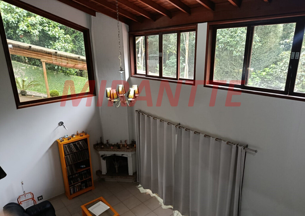 Cond. fechado de 346m² com 4 quartos em Roseira
