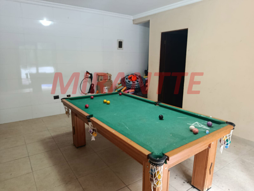 Cond. fechado de 346m² com 4 quartos em Roseira