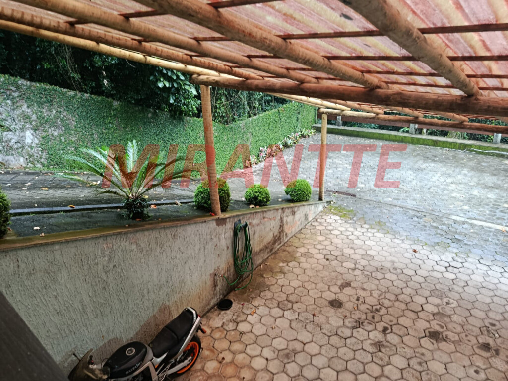 Cond. fechado de 346m² com 4 quartos em Roseira