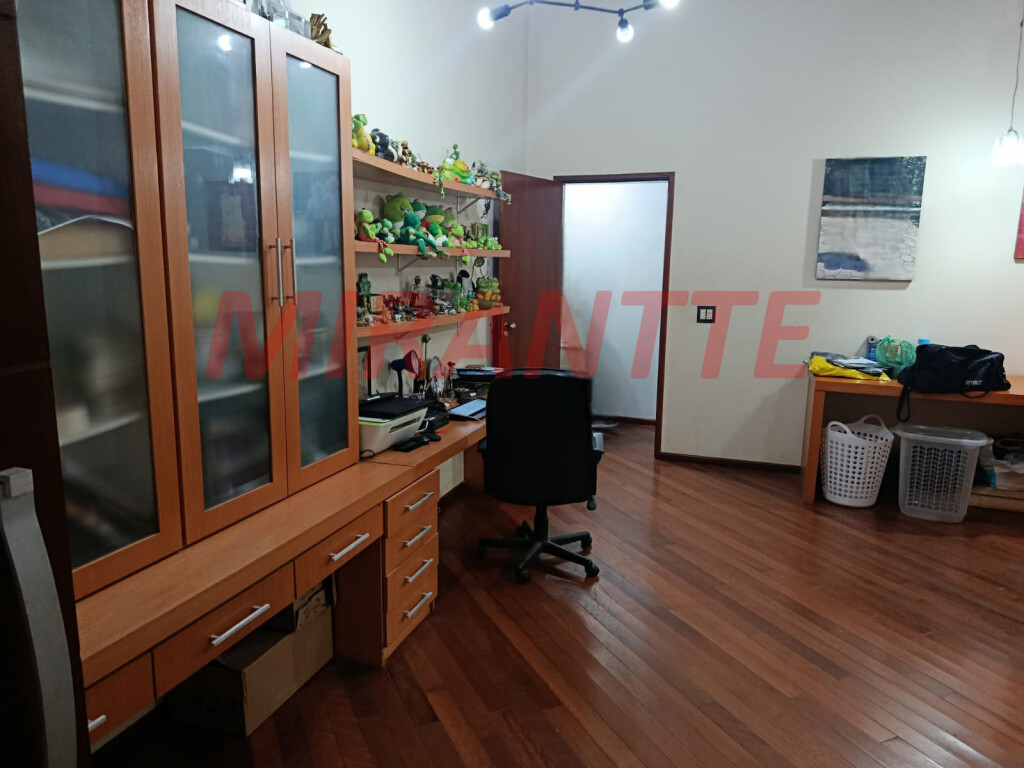 Cond. fechado de 346m² com 4 quartos em Roseira