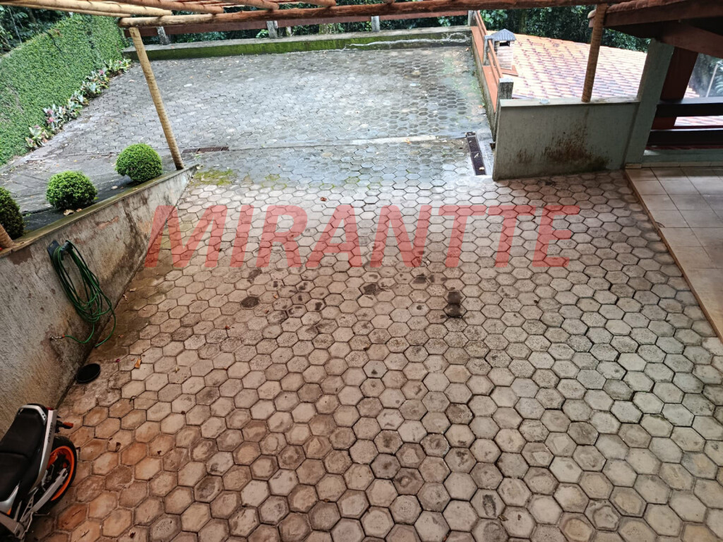 Cond. fechado de 346m² com 4 quartos em Roseira