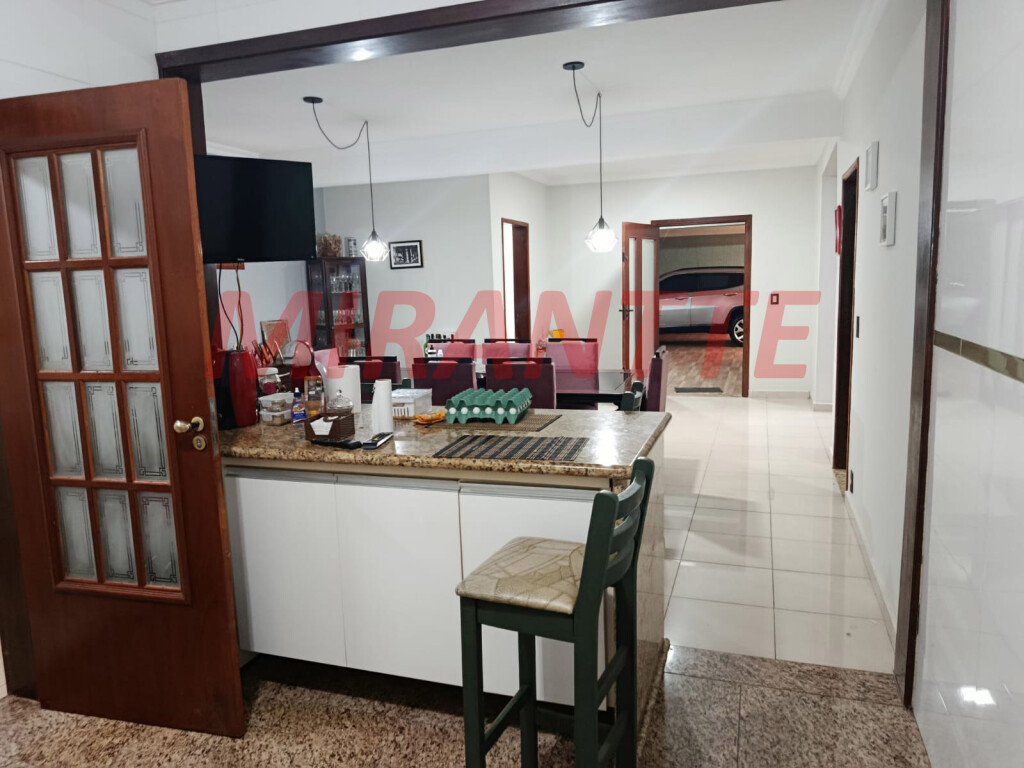 Cond. fechado de 346m² com 4 quartos em Roseira
