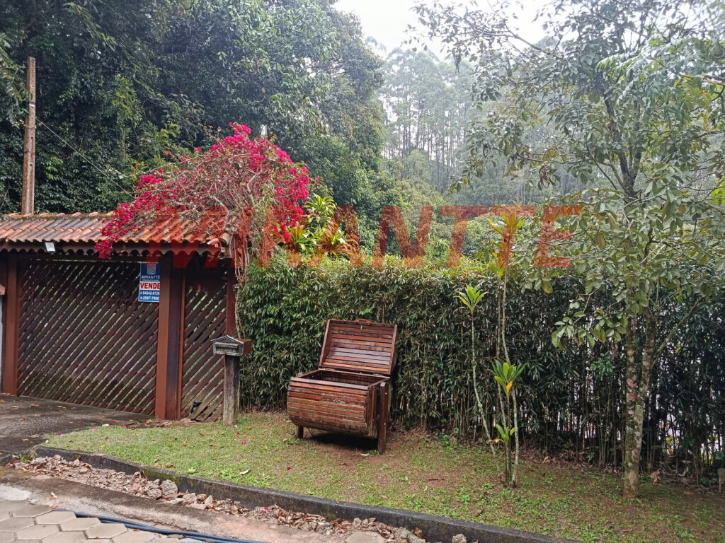 Cond. fechado de 346m² com 4 quartos em Roseira