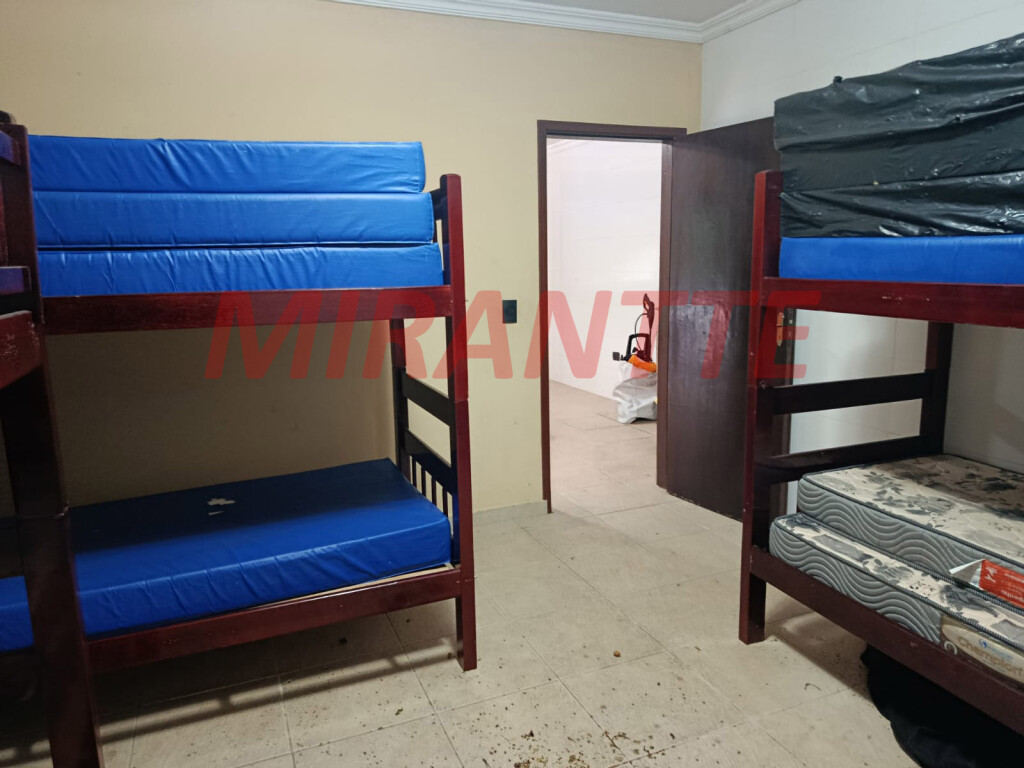 Cond. fechado de 346m² com 4 quartos em Roseira