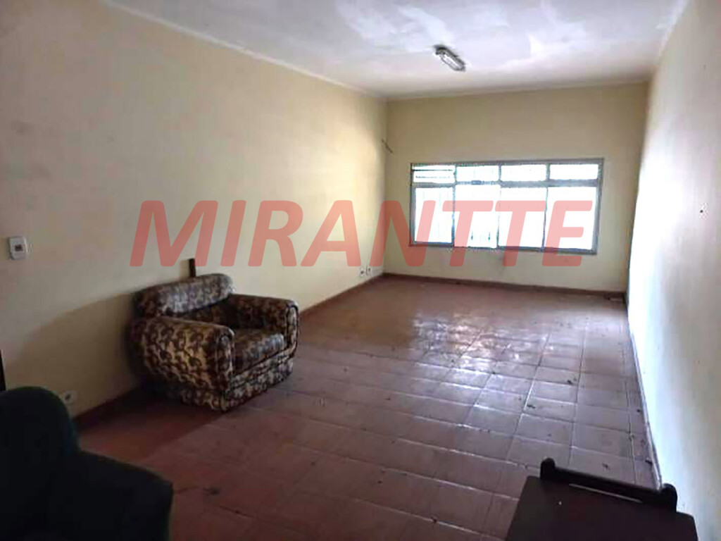 Sobrado com 3 quartos em Vila Mazzei