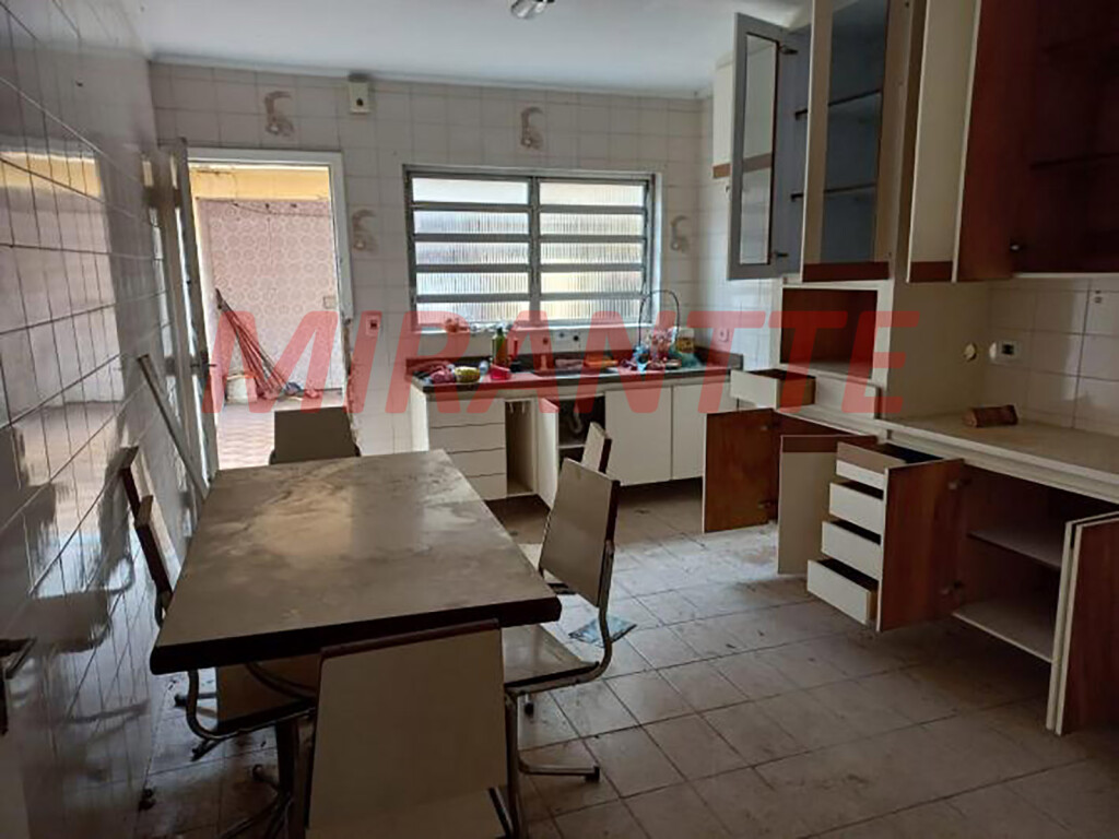 Sobrado com 3 quartos em Vila Mazzei