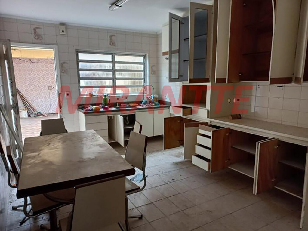 Sobrado com 3 quartos em Vila Mazzei