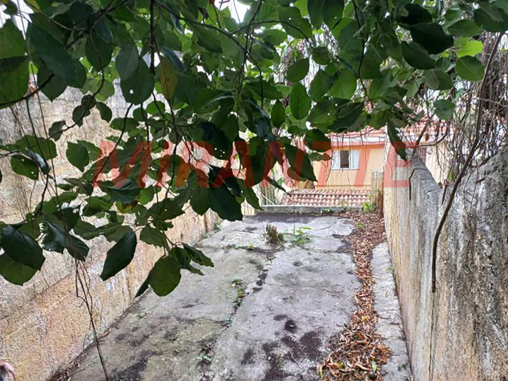 Sobrado com 3 quartos em Vila Mazzei