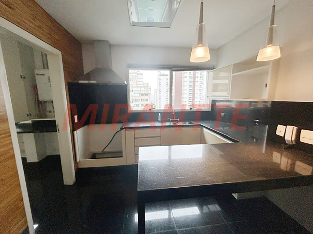 Apartamento de 160m² com 3 quartos em Santana