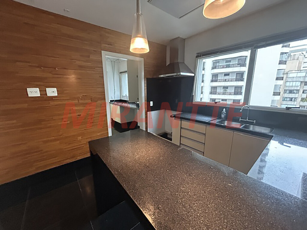Apartamento de 160m² com 3 quartos em Santana