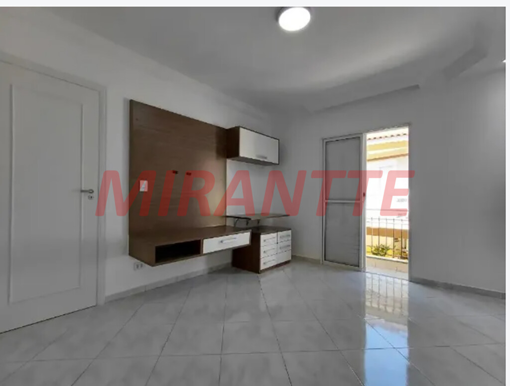 Cond. fechado de 110m² com 3 quartos em Vila Nivi