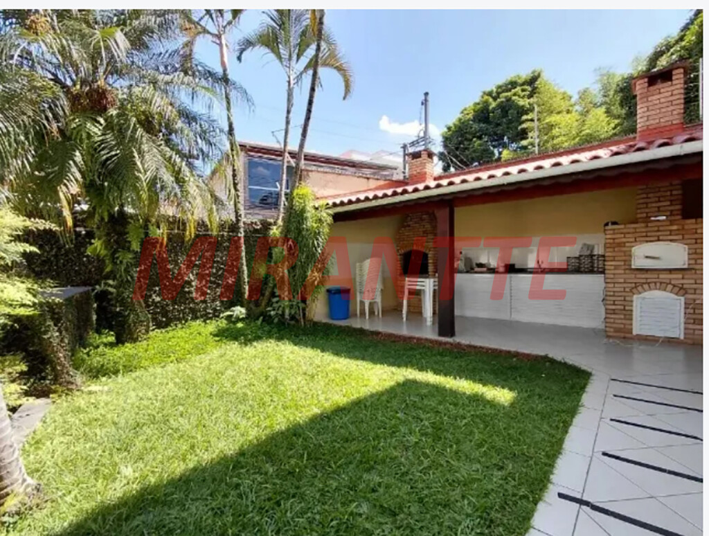 Cond. fechado de 110m² com 3 quartos em Vila Nivi