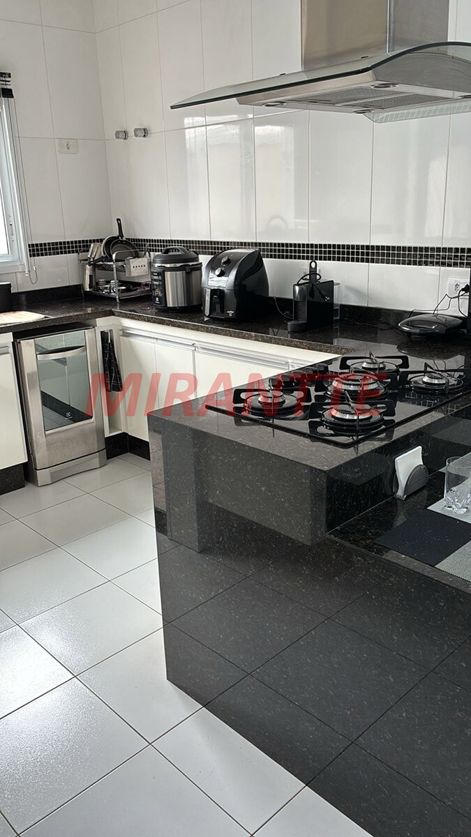 Sobrado de 150m² com 3 quartos em Parada  Inglesa
