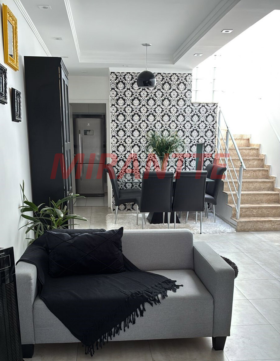 Sobrado de 150m² com 3 quartos em Parada  Inglesa