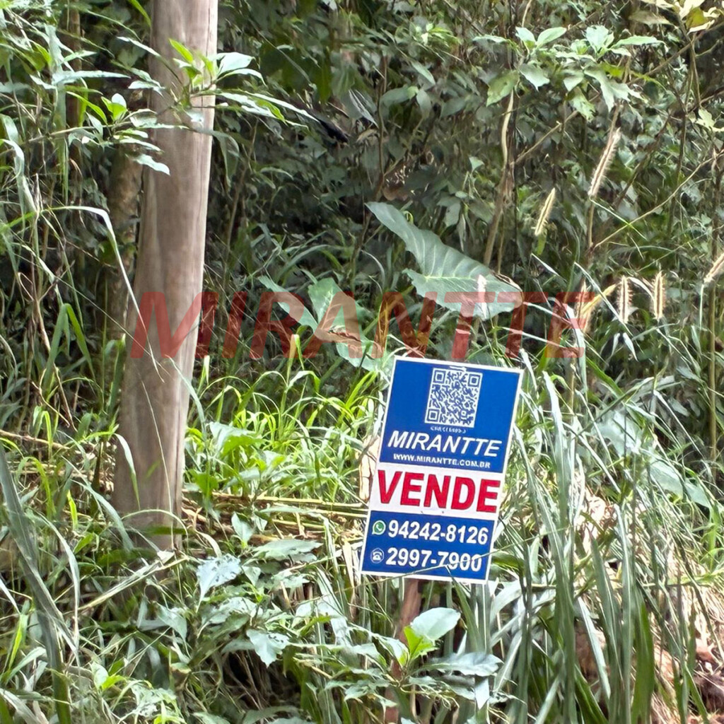 Terreno de 917m² em PARQUE PETROPOLIS