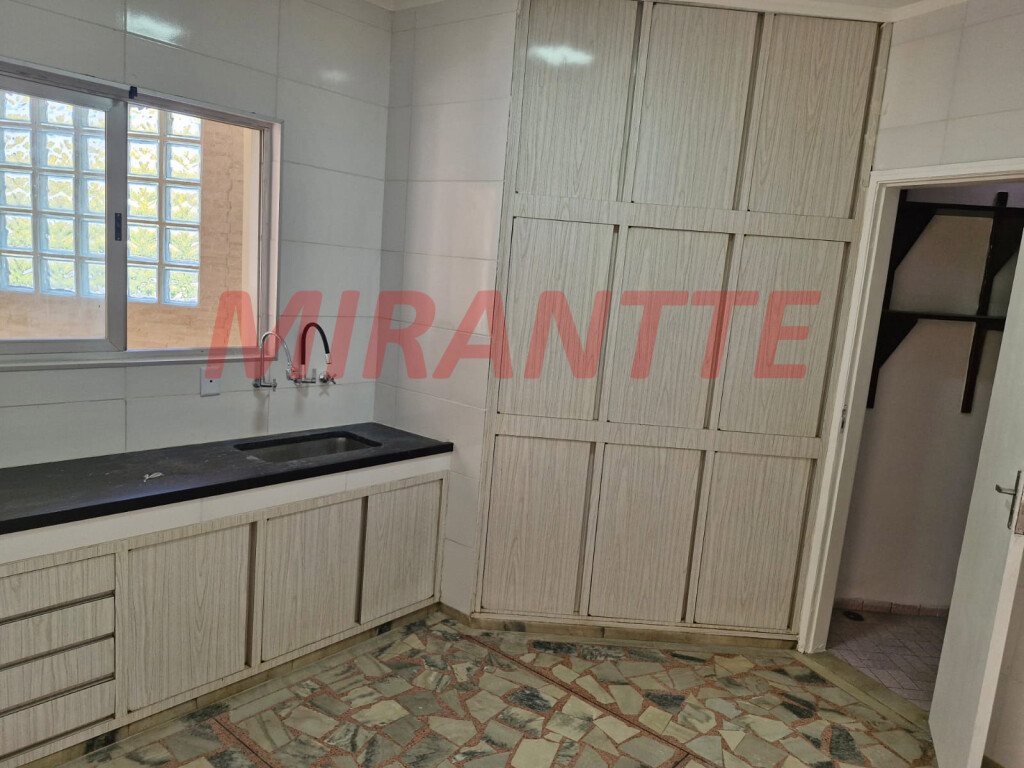 Sobrado de 230m² com 2 quartos em Casa Verde