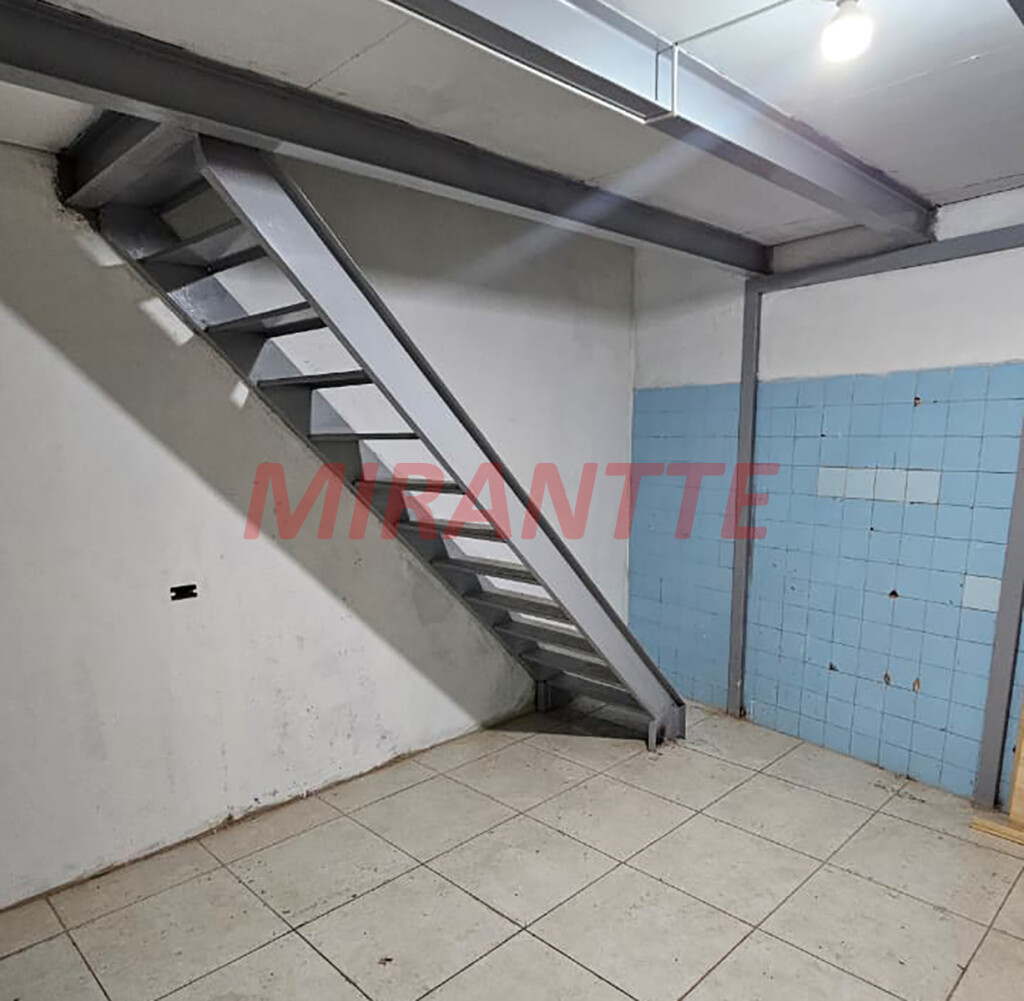 Comercial de 180m² em Santana