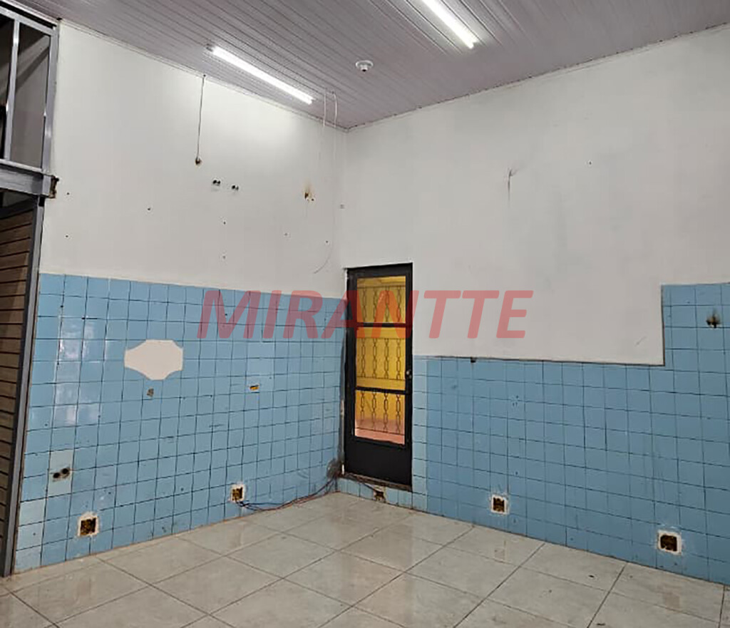 Comercial de 180m² em Santana