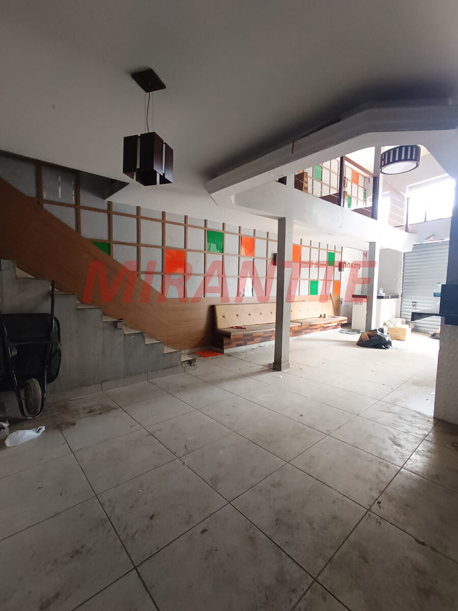 Comercial de 250m² em Santana