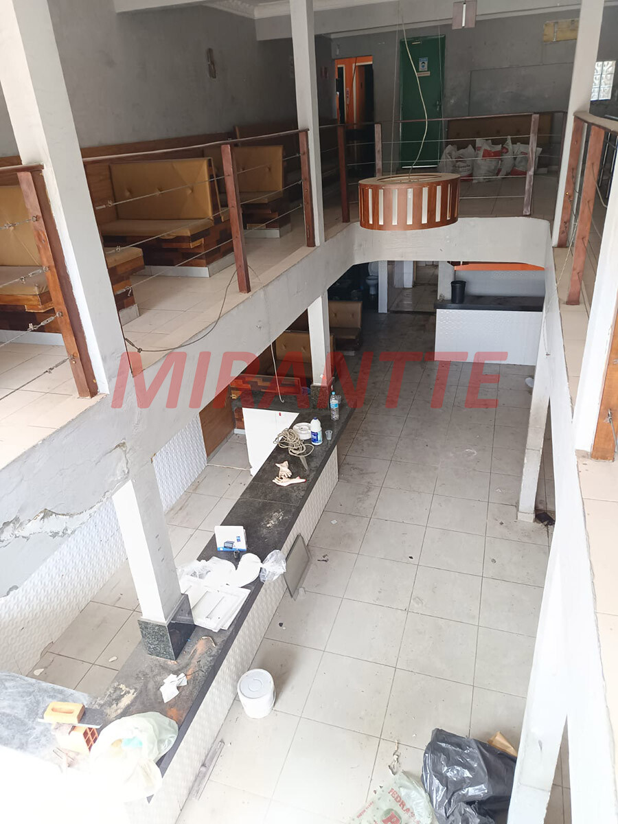 Comercial de 250m² em Santana