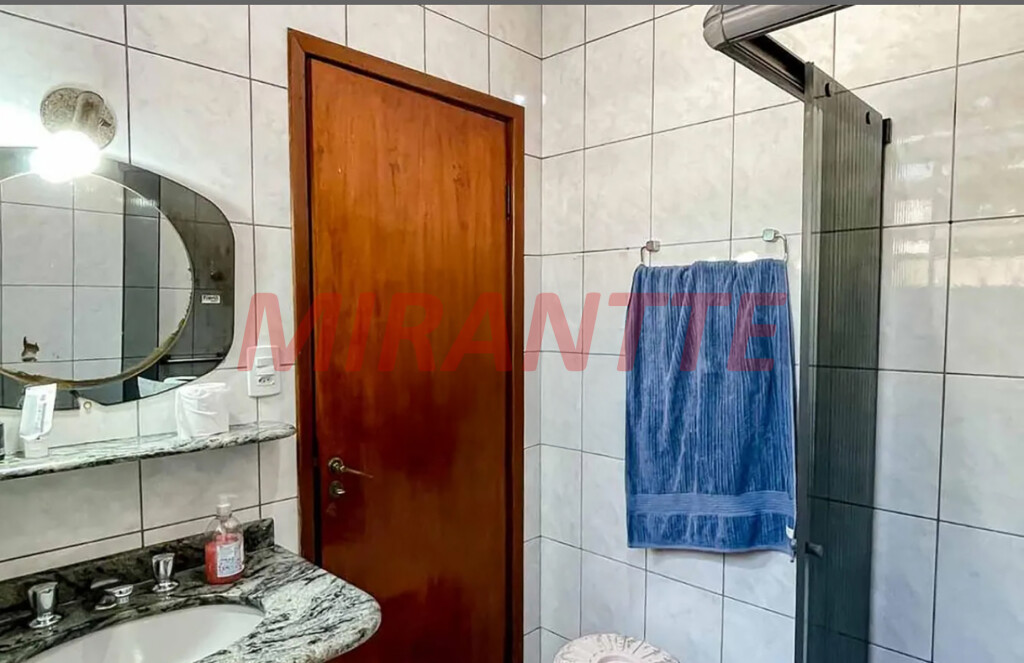Casa terrea com 3 quartos em Parque Peruche