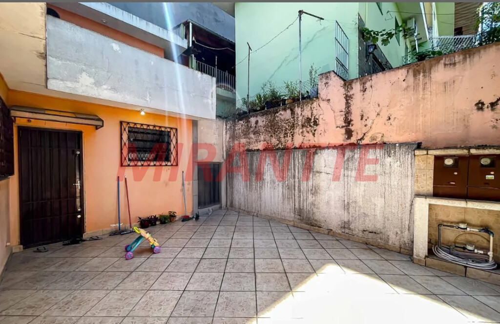 Casa terrea com 3 quartos em Parque Peruche