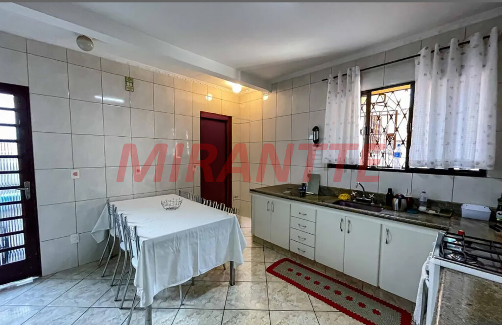 Casa terrea com 3 quartos em Parque Peruche