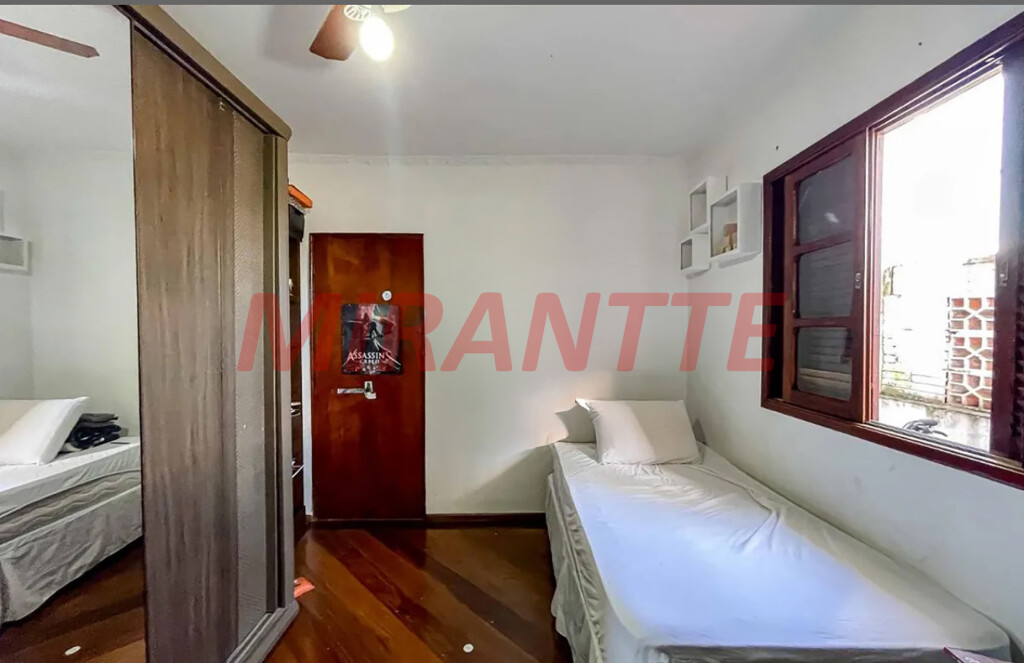 Casa terrea com 3 quartos em Parque Peruche