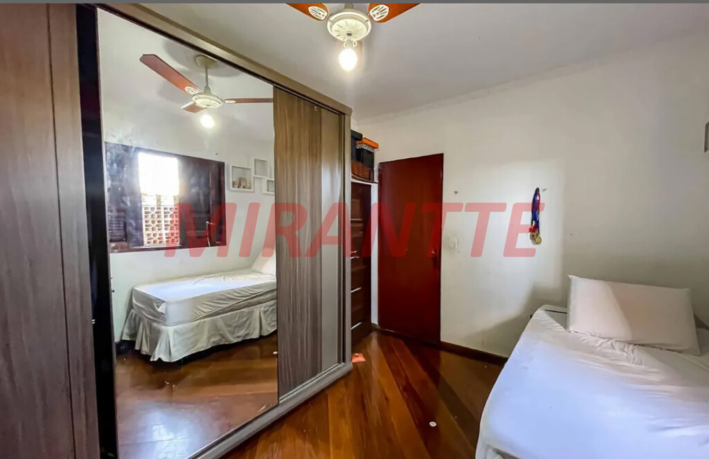 Casa terrea com 3 quartos em Parque Peruche