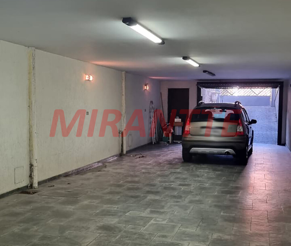 Sobrado com 4 quartos em Vila Bonilha