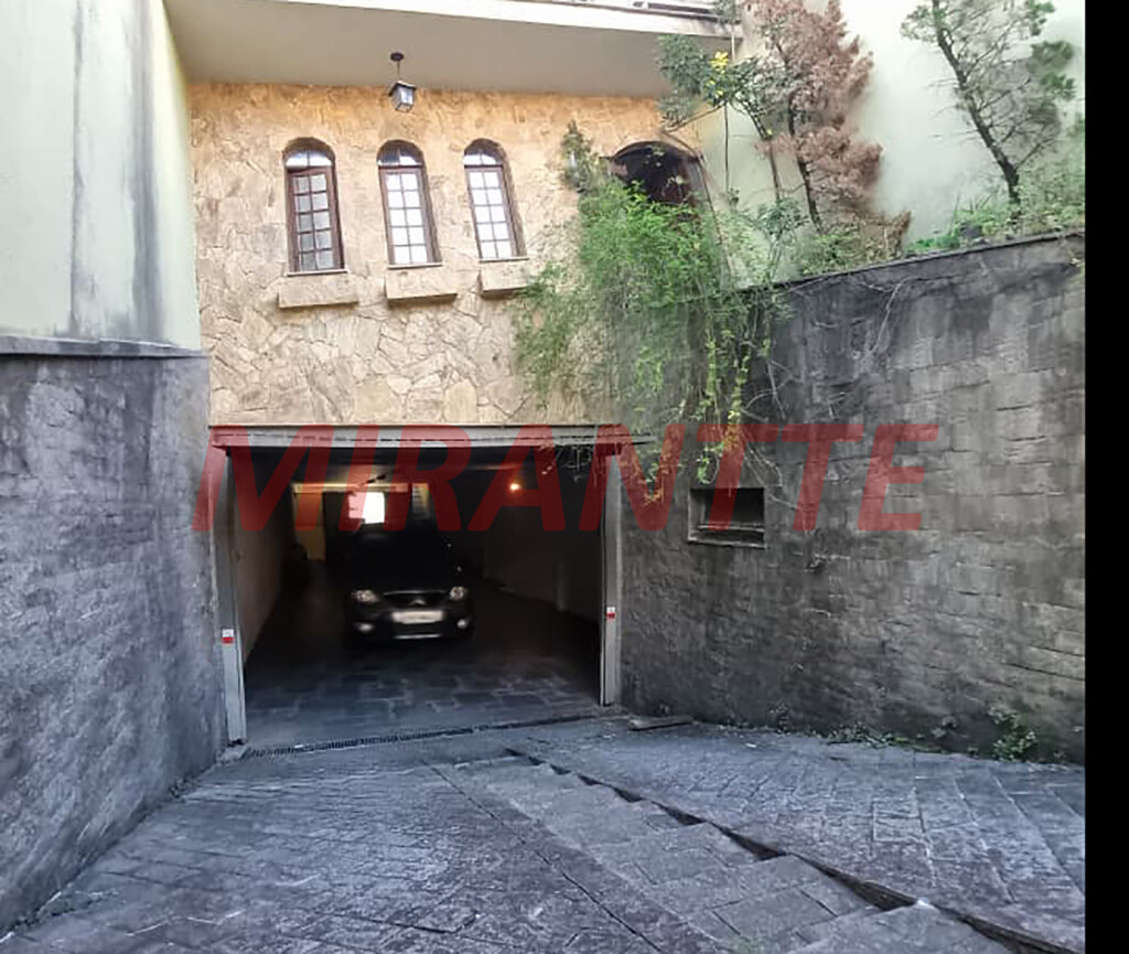 Sobrado com 4 quartos em Vila Bonilha