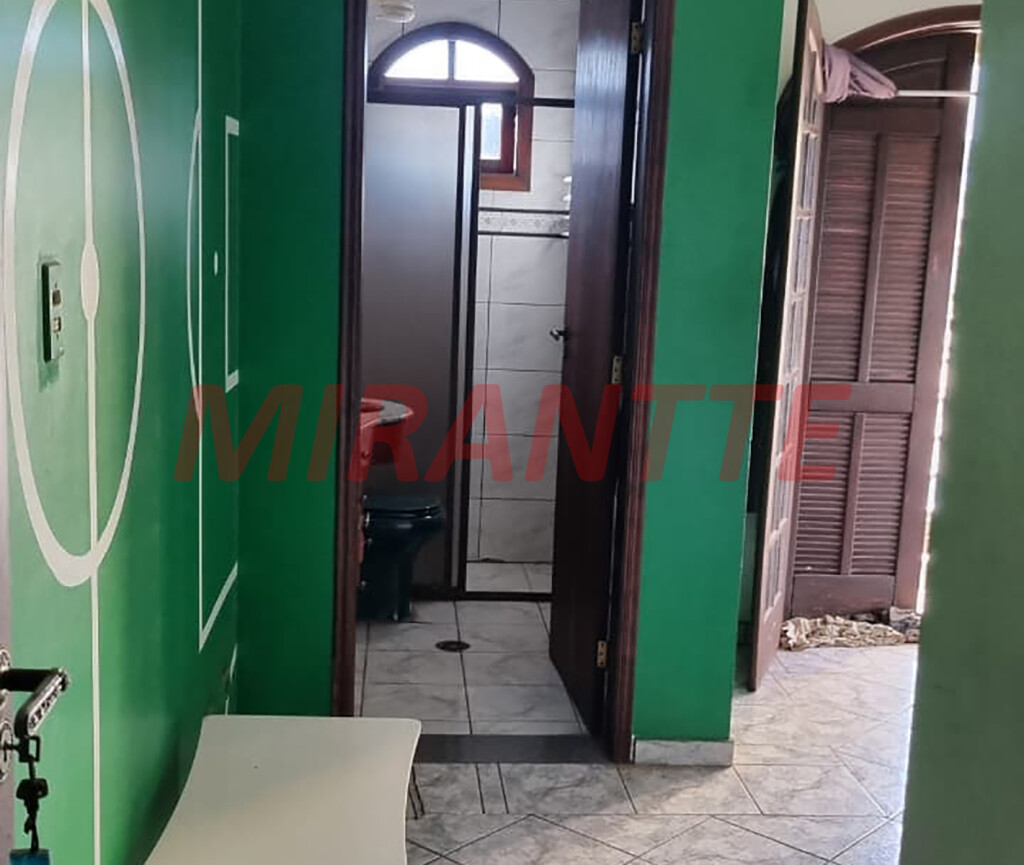 Sobrado com 4 quartos em Vila Bonilha