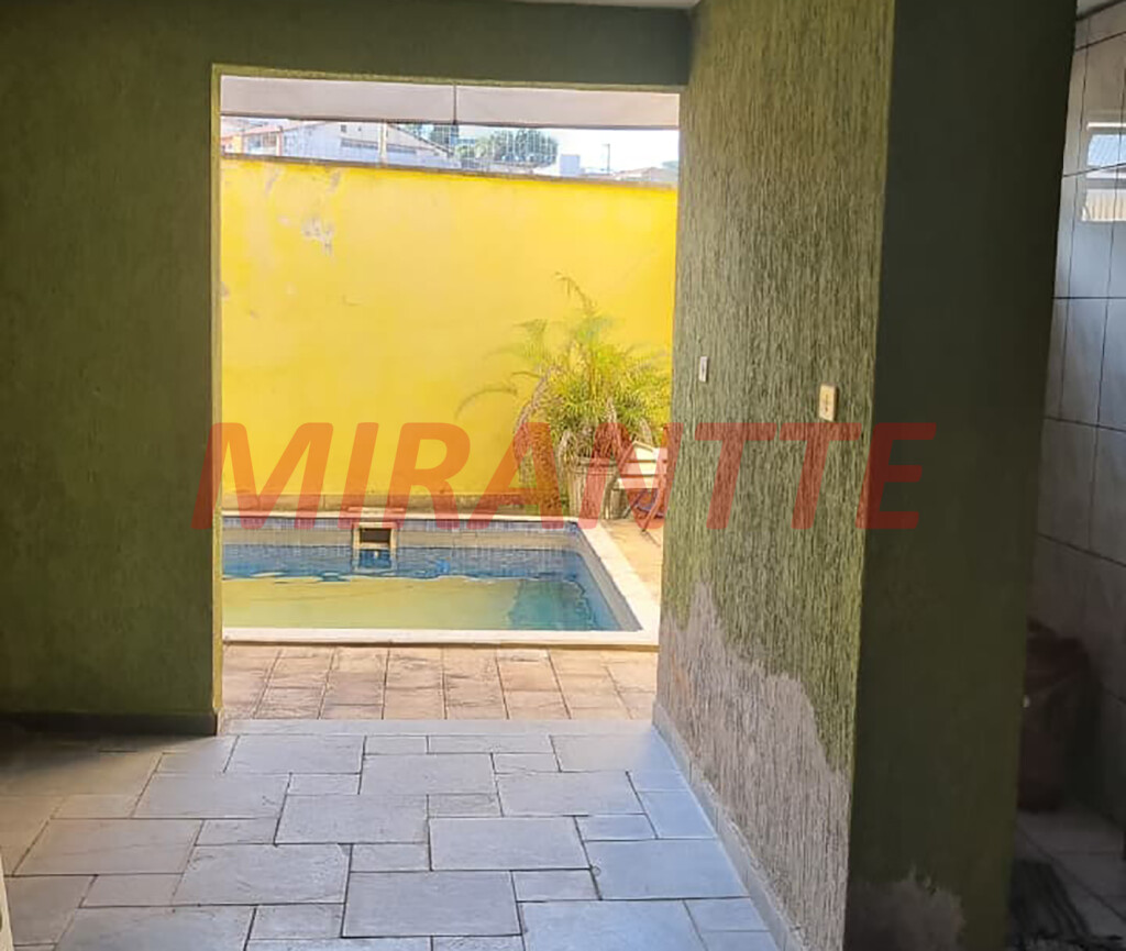 Sobrado com 4 quartos em Vila Bonilha