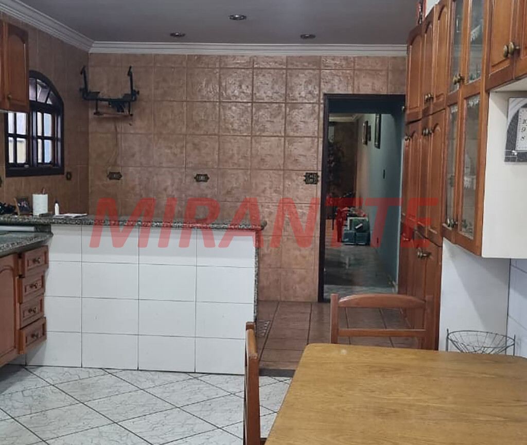 Sobrado com 4 quartos em Vila Bonilha
