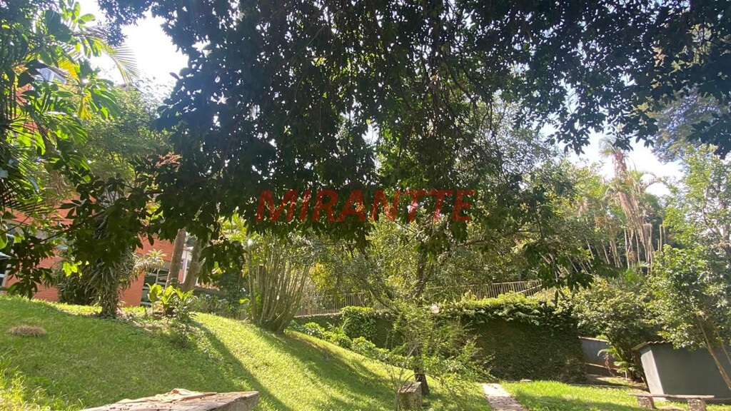 Sobrado de 572m² com 5 quartos em PARQUE PETROPOLIS