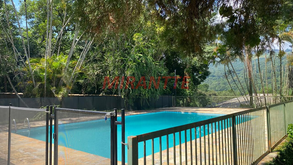 Sobrado de 572m² com 5 quartos em PARQUE PETROPOLIS