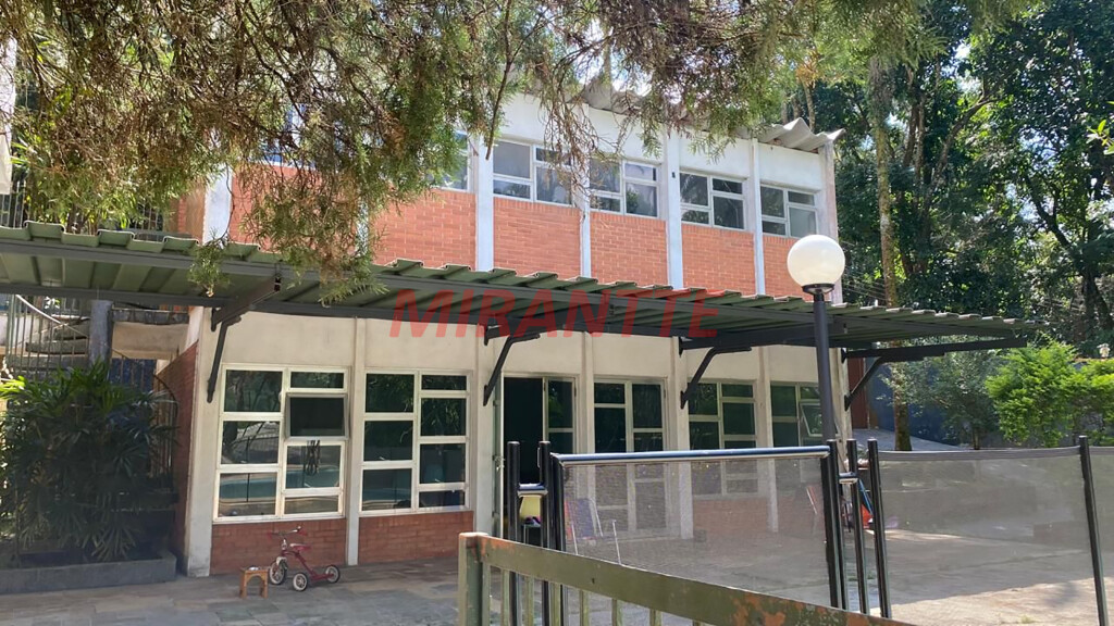Sobrado de 572m² com 5 quartos em PARQUE PETROPOLIS