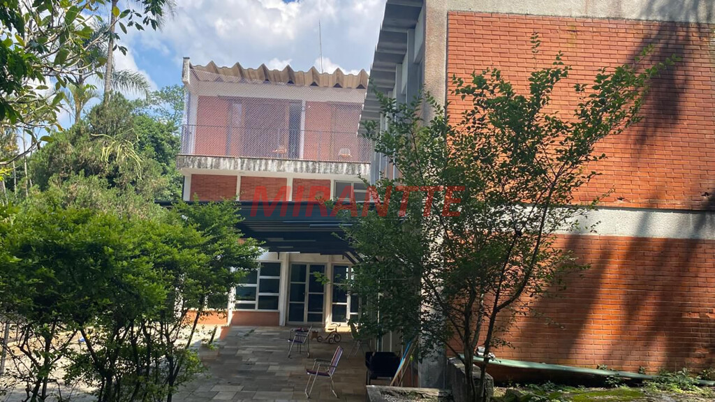 Sobrado de 572m² com 5 quartos em PARQUE PETROPOLIS