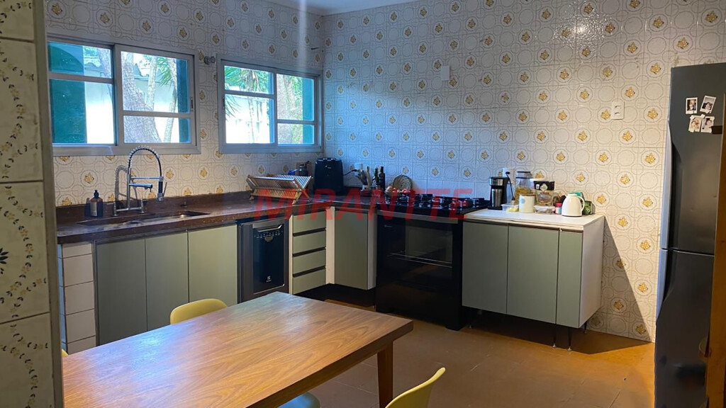 Sobrado de 572m² com 5 quartos em PARQUE PETROPOLIS