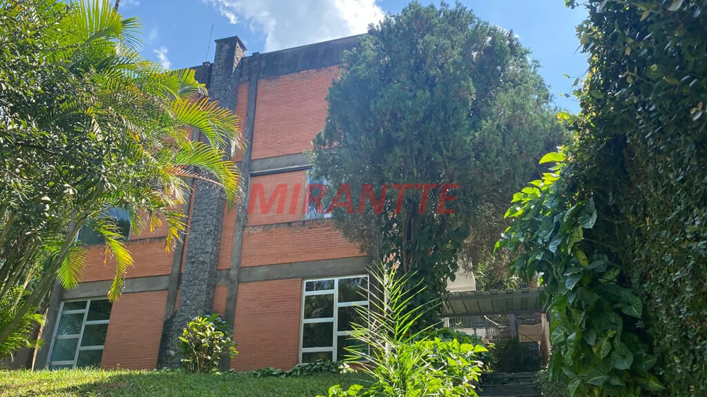 Sobrado de 572m² com 5 quartos em PARQUE PETROPOLIS
