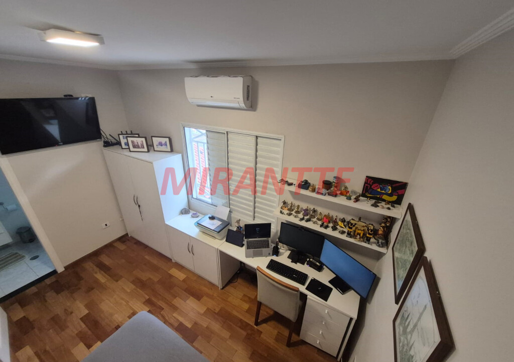 Sobrado de 277m² com 3 quartos em Santana