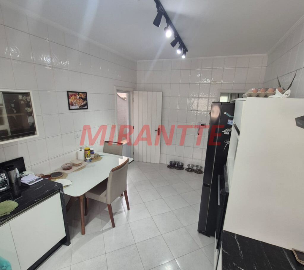 Sobrado de 277m² com 3 quartos em Santana