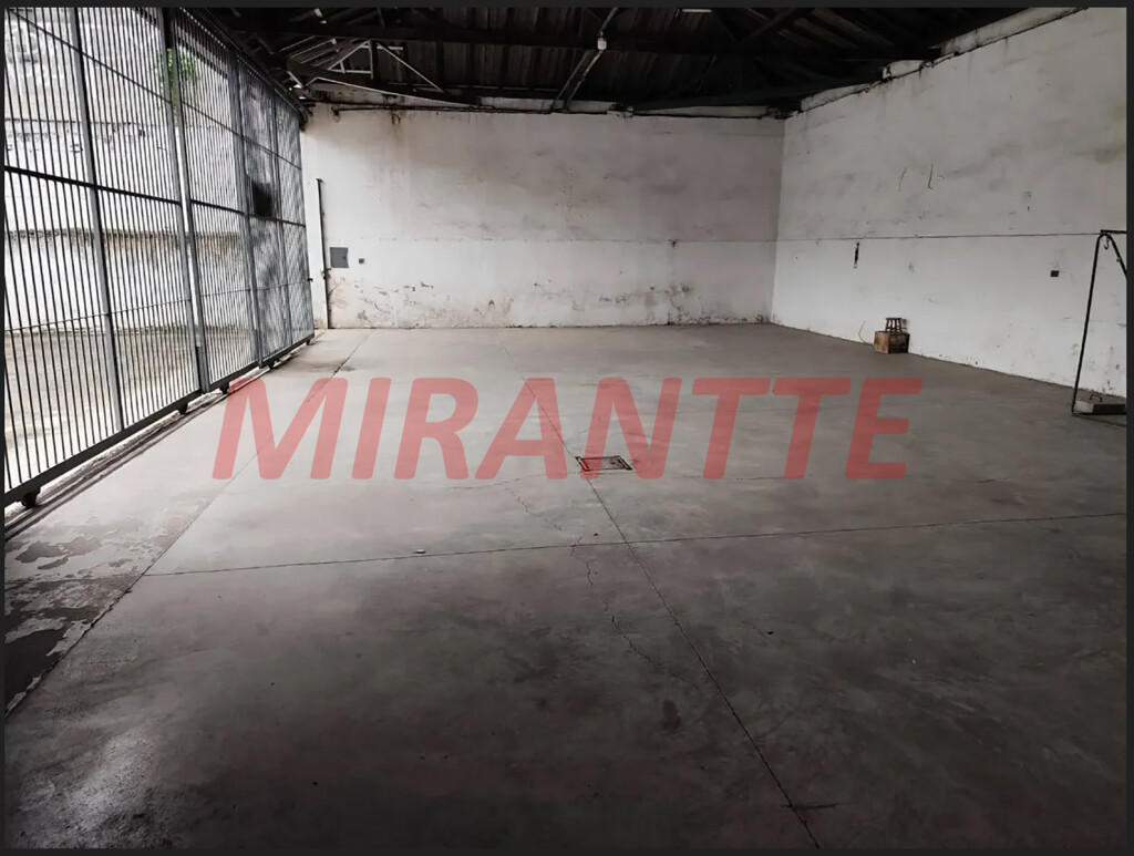 Terreno de 600m² em Limão