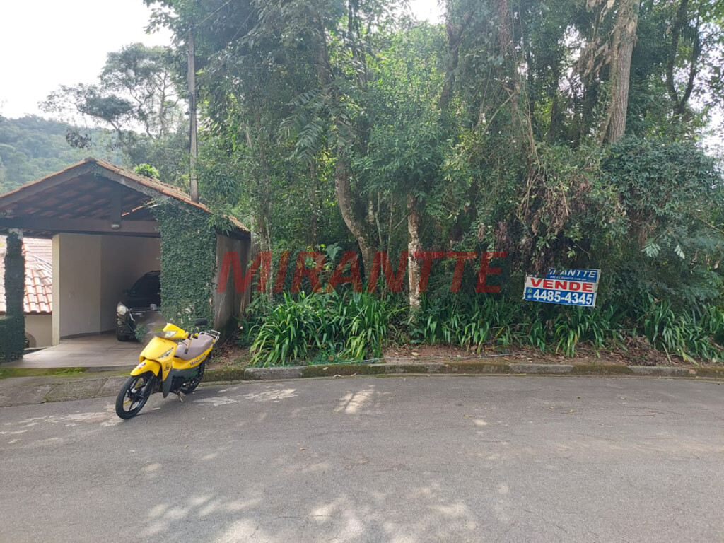 Terreno de 1355m² em Serra Da Cantareira