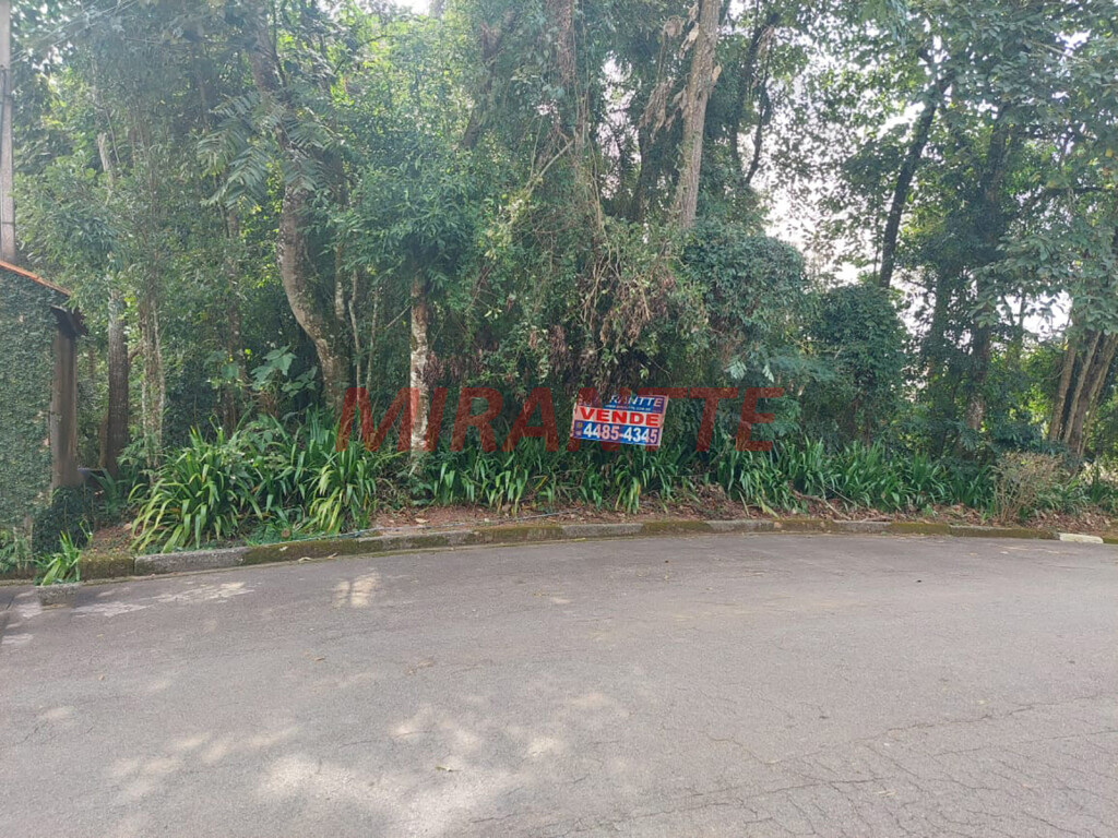 Terreno de 1355m² em Serra Da Cantareira